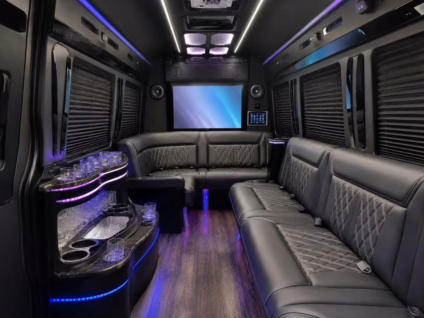 through a network of independent bus companies austin airport transfers have never been easier to compare